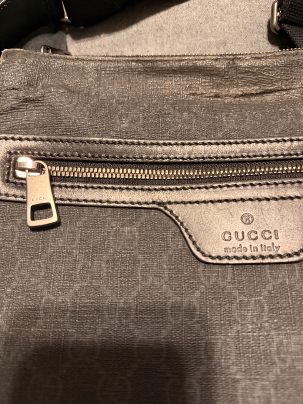 Gucci Black Monogram Messenger Shoulder Bag - Picture 9 of 15